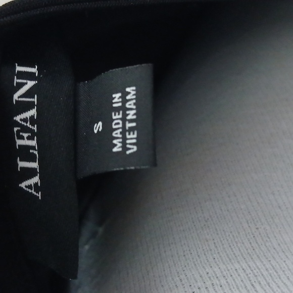 Alfani black abstract cold shoulder tunic top size small - Picture 8 of 12